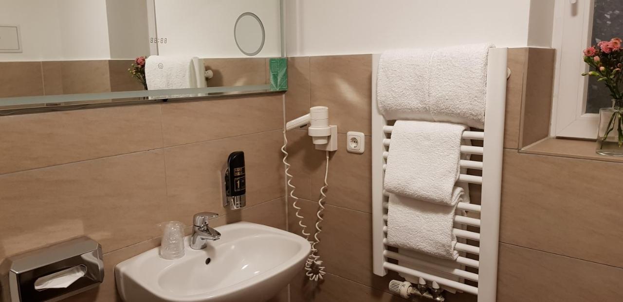Hotel Budapester Hof Hamburg Bagian luar foto
