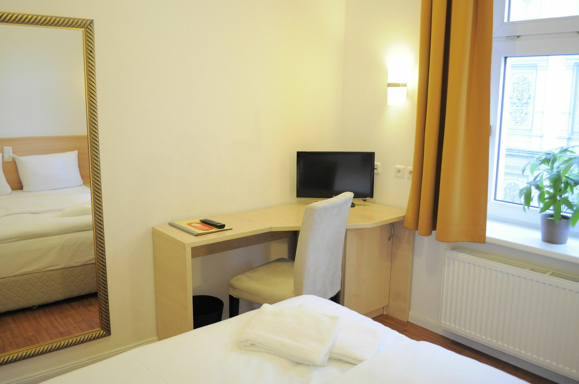 Hotel Budapester Hof Hamburg Bagian luar foto